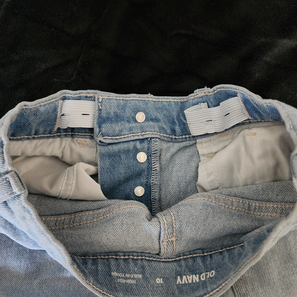 Y2K Distressed Light Wash Denim Shorts | Old Navy | 10 (Girl) - Picture 4 of 4